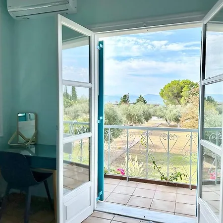 ᑕyᑕᒪᗩᗪiᑕ ᐯiᒪᒪᗩ 埃雷特里亚