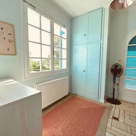 ᑕyᑕᒪᗩᗪiᑕ ᐯiᒪᒪᗩ Villa Erétria