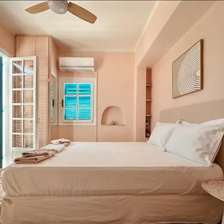 ᑕyᑕᒪᗩᗪiᑕ ᐯiᒪᒪᗩ * Erétria